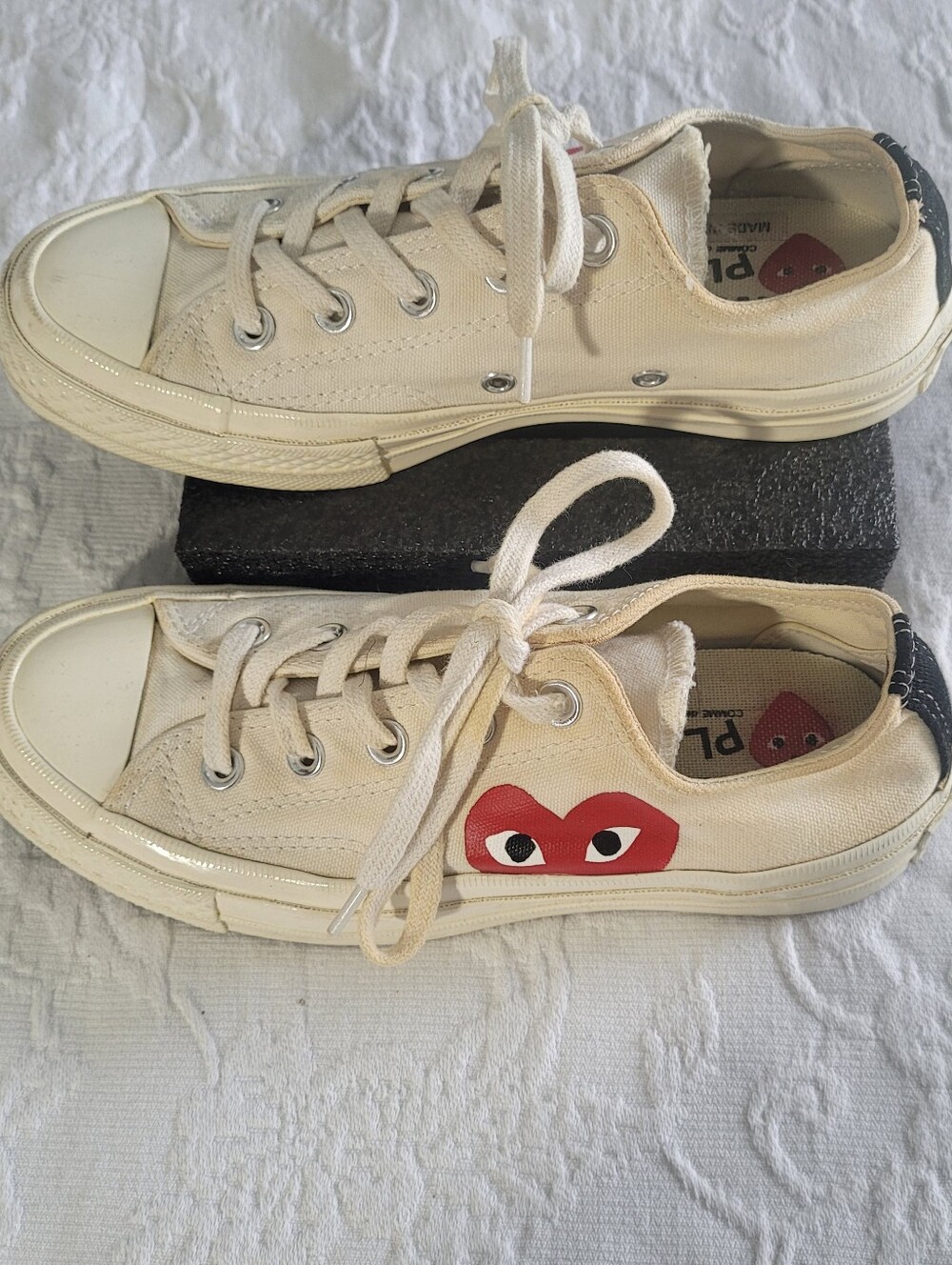 Converse Comme Des Garcons Cream Canvas Low-Top Sneakers Red Heart Accent M4 W6